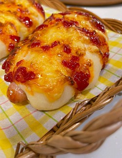 大人気!米粉ウインナーパン